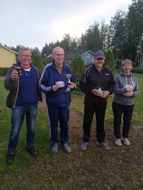 Mölkkymitalistit Matti, voittaja Teuvo, Arto ja Hilkka 28.8.2021.