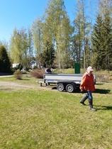 Juhlakentän kunnossapitoa.